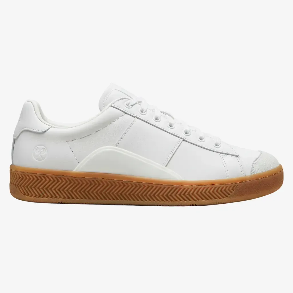 White professional tennis shoe with leather upper